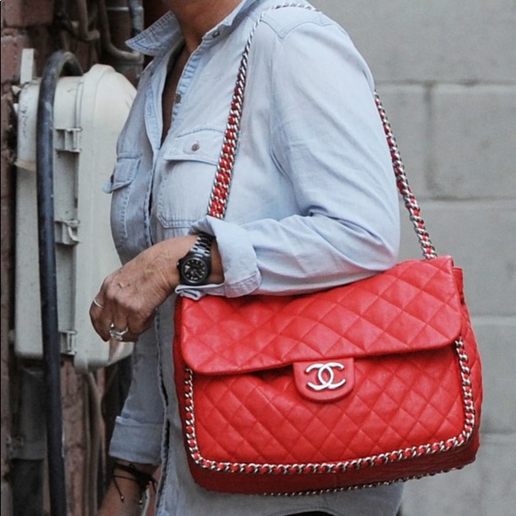 CHANEL Jumbo Washed Lambskin Quilted Maxi Chain
Around Flap Black - Picture 3 of 16